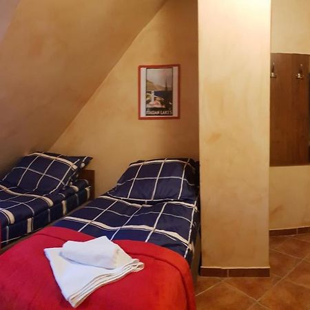 Malinowy Dwor Hotel Ruda Slaska Kültér fotó