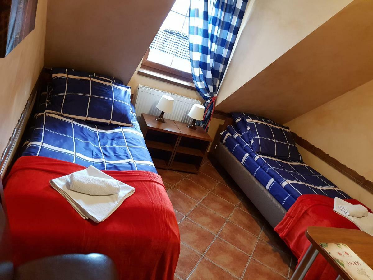 Malinowy Dwor Hotel Ruda Slaska Kültér fotó
